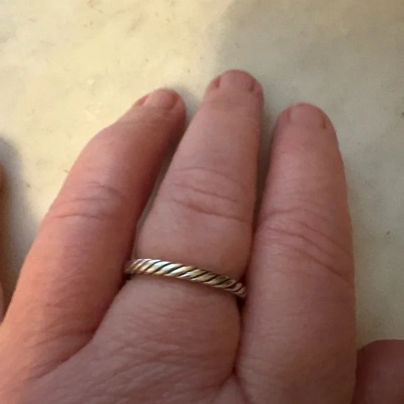 GUC David Yurman band ring. .925. Size 8.5 almost 9 - Picture 2 of 9